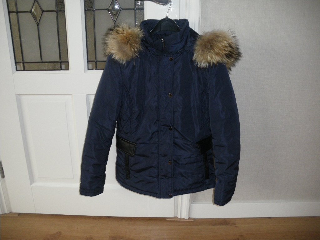 hele leuke blauwe winter jas capuchon maat 42 merk cmp55, Ophalen of Verzenden, Zo goed als nieuw, Maat 42/44 (L), Blauw