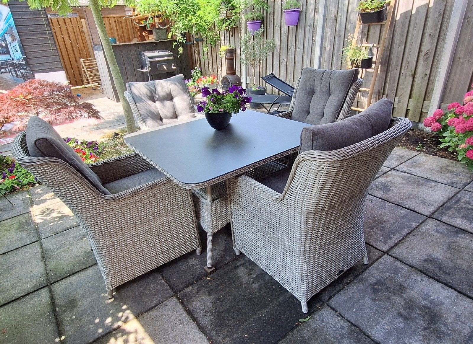 Dublin Diningset: 4 Stoelen & Tuintafel Mystic Grey, Ophalen, 4 zitplaatsen, Zo goed als nieuw, Wicker