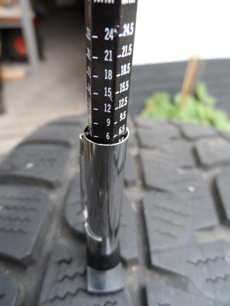 4 WINTERBANDEN  2X2 verschillende AFMETINGEN €50,00, Ophalen, Gebruikt, 255 mm, Winterbanden