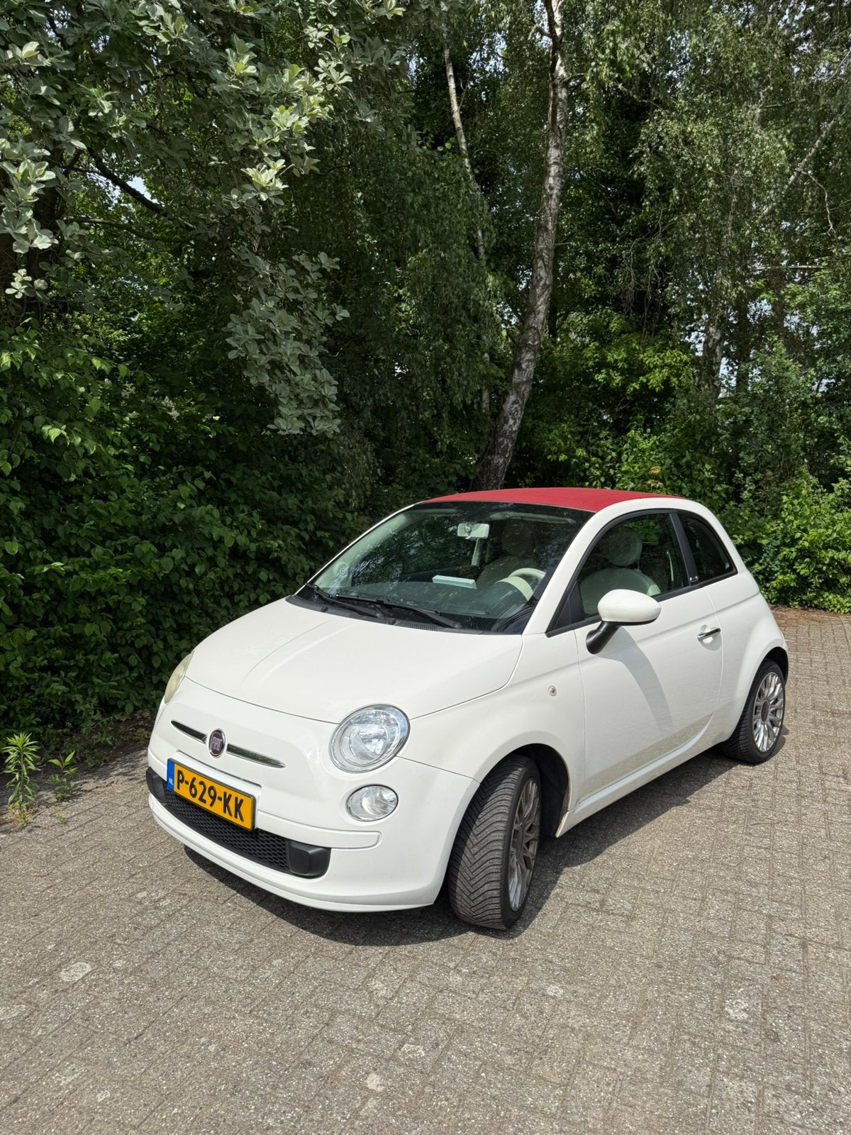 Fiat 500 Cabrio - 155.000 km - APK tot januari 2027, Auto's, Fiat, Particulier, 500C, Benzine, Wit, Beige, Ophalen