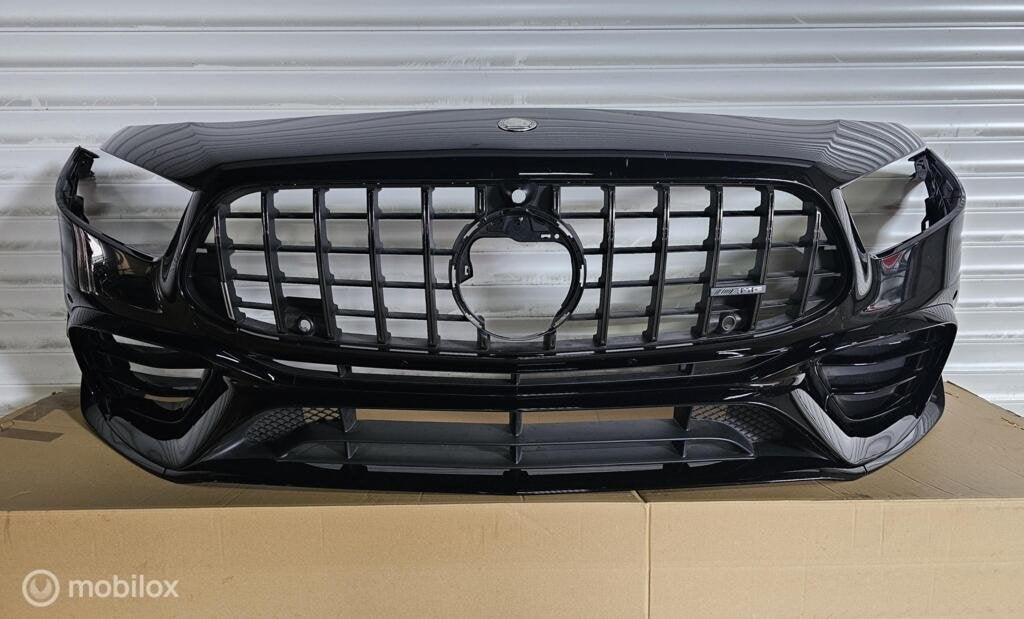 Mercedes A45 AMG Voorbumper W177 EARODYNAMICA A1778800106, Gebruikt, Voor, Ophalen of Verzenden