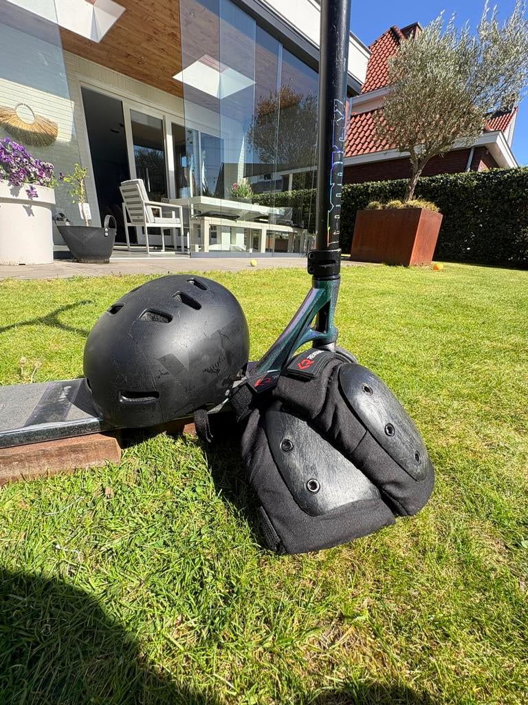 Envy stuntstep met helm en kniebeschermers, Ophalen, Gebruikt, Overige typen