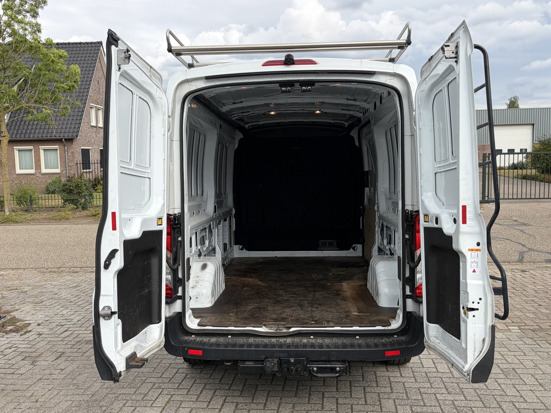 Ford Transit 330 2.0 TDCI 130PK MHEV L3H2 Trend ✓ 3-zits, Auto's, Dealer onderhouden, Stof, 4 cilinders, 2500 kg