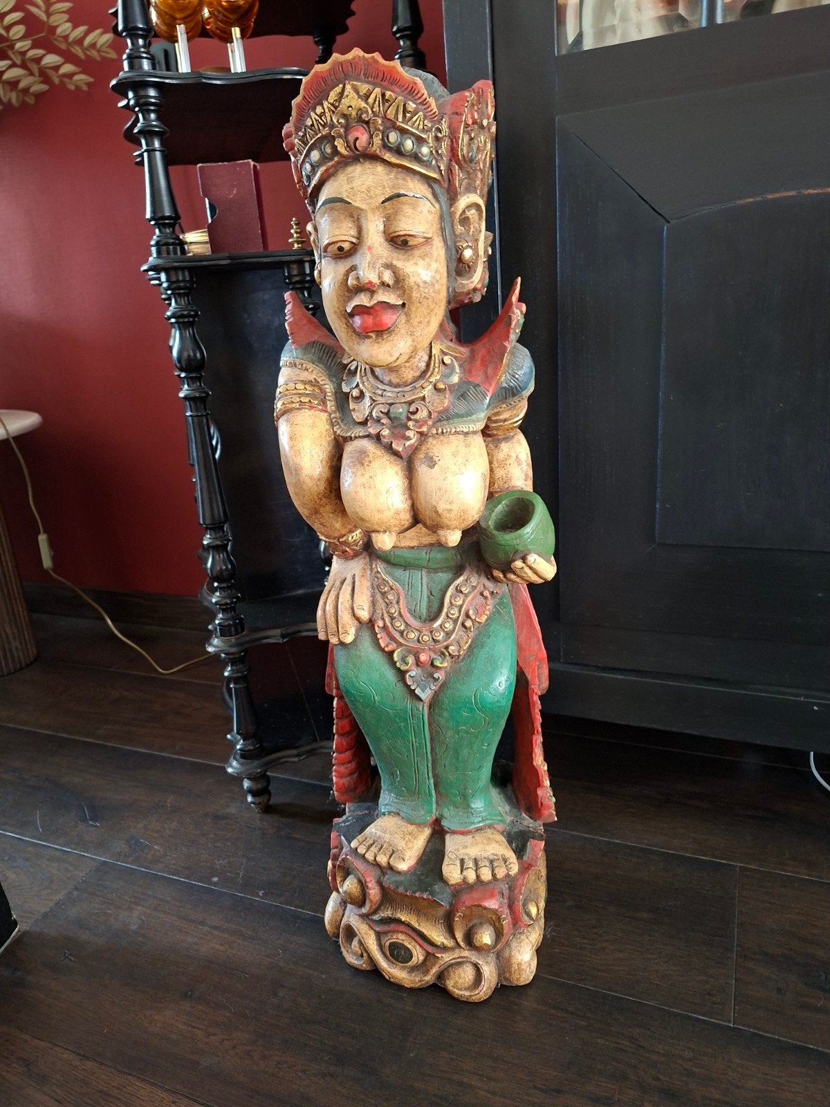 Groot Indonesisch beeld van een vrouw van hout, Ophalen, Gebruikt, Hout, Overige kleuren