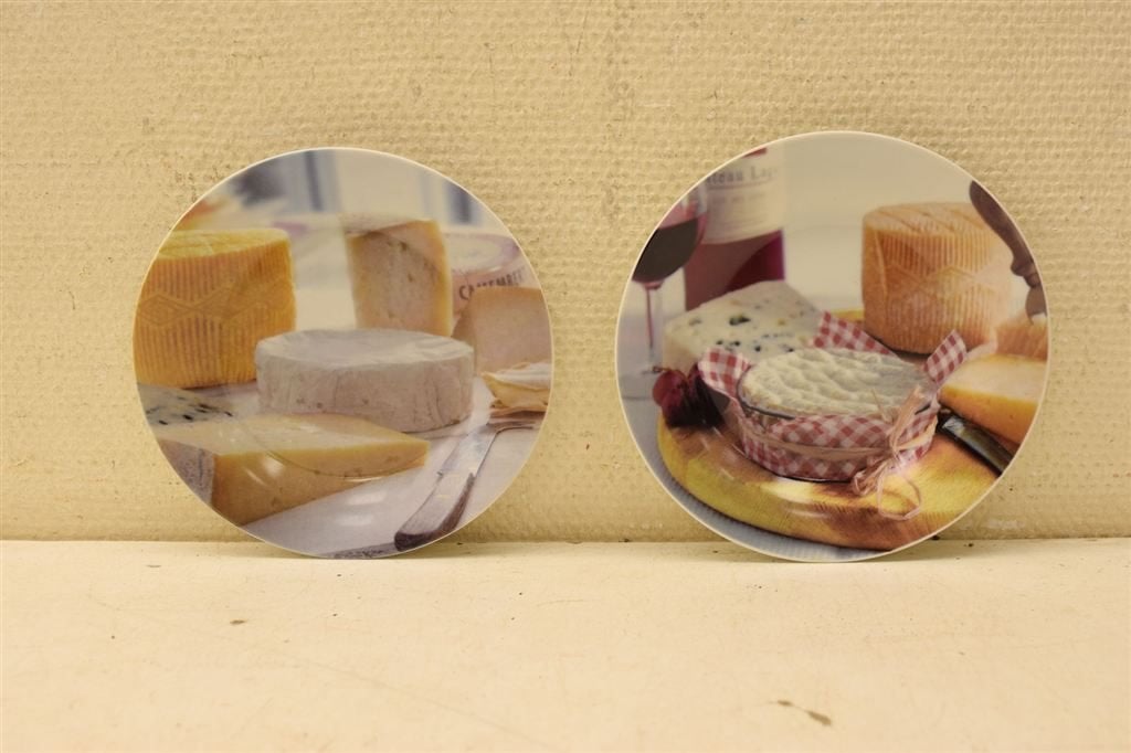 4 stuks Dora Pop porseleinen borden 46216, Huis en Inrichting, Keuken | Servies, Gebruikt, Ophalen of Verzenden, Bord(en), Overige stijlen