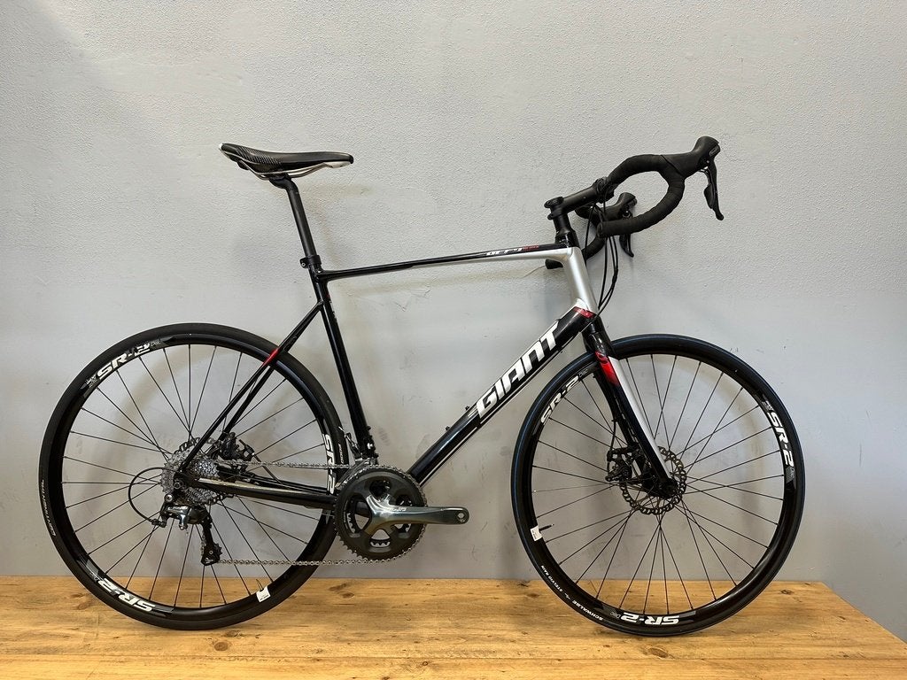 Giant Defy Aluxx met Schijfremmen, Gebruikt, Carbon, 61 tot 65 cm, Meer dan 20 versnellingen