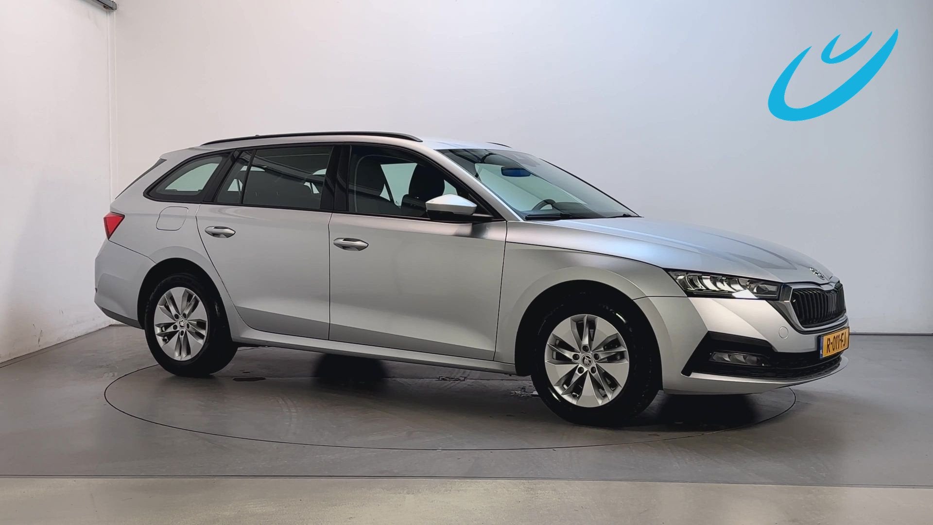 Skoda Octavia Combi 1.0 TSI 110pk Ambition Navigatie Parkeer, Auto's, Voorwielaandrijving, Dealer onderhouden, Stof, Gebruikt