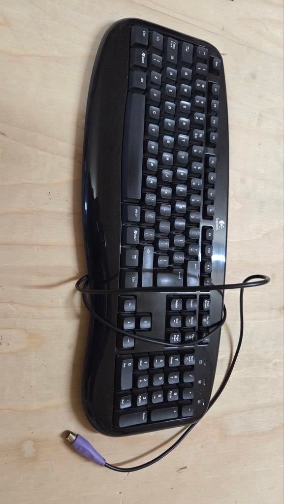 Logitech Classic Toetsenbord - Bedraad PS/2, Computers en Software, Toetsenborden, Gebruikt, Logitech, Ophalen of Verzenden, Qwerty