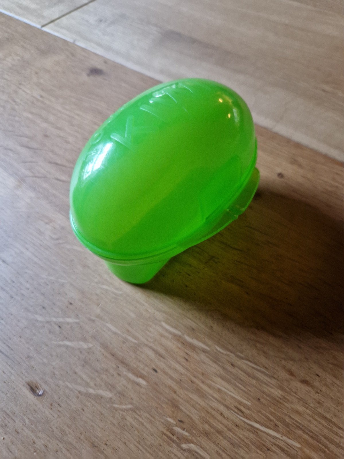 KIWI  🥝🥝 MEENEEMBAKJE, Ophalen of Verzenden, Zo goed als nieuw