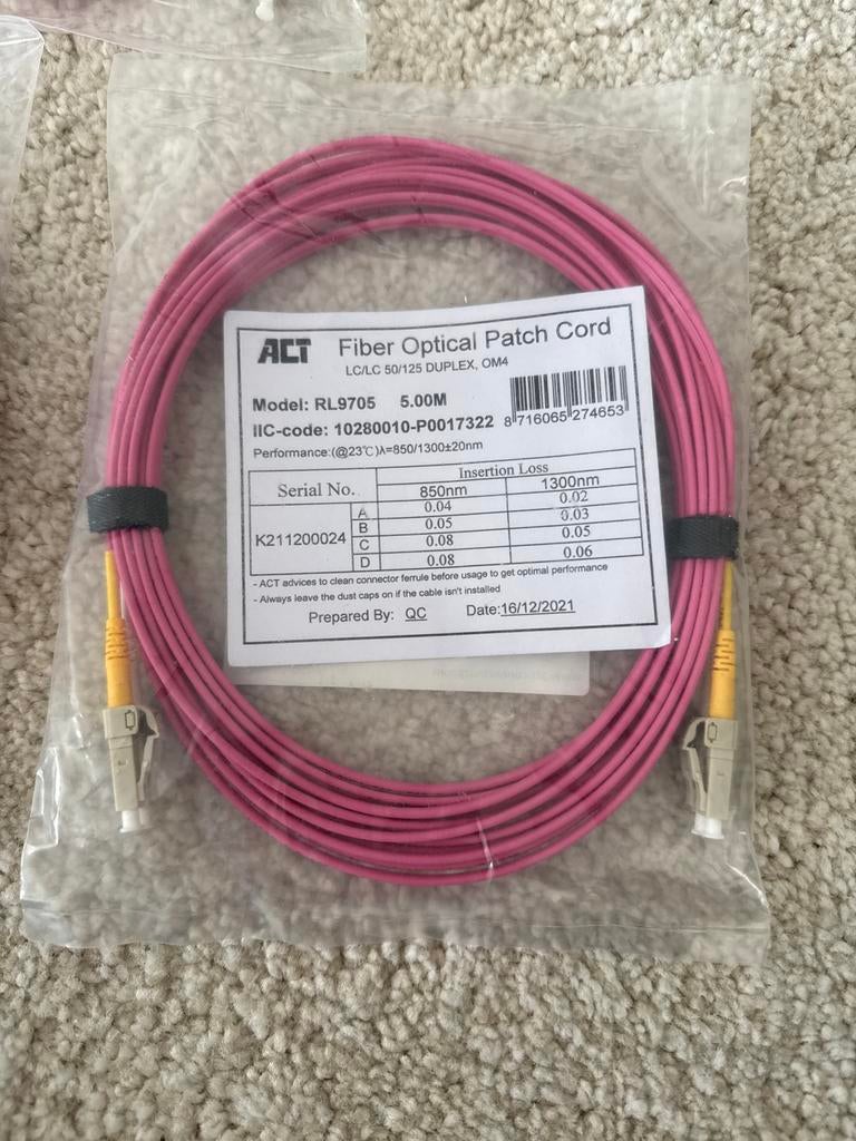 ACT Glasvezel Patchkabel LC/LC Duplex OM4 5m Roze, Computers en Software, Pc- en Netwerkkabels, Nieuw, Ophalen of Verzenden