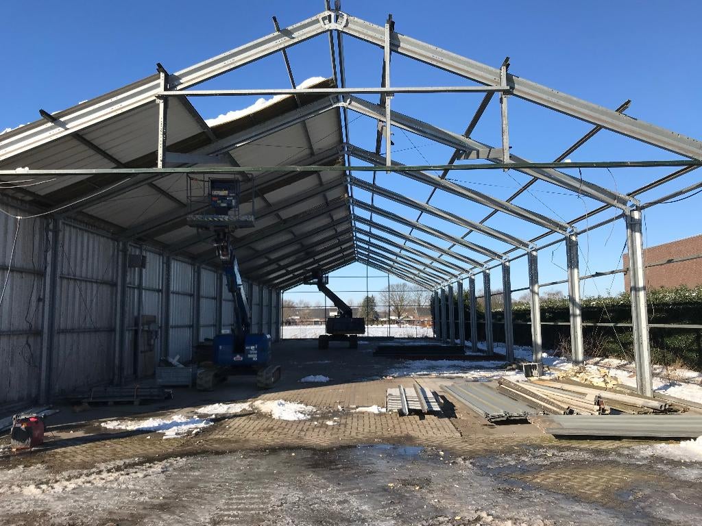 Metalen opslagloods / bedrijfshal FRISOMAT 14x44m (630m2), 3 ramen of meer, Schuur, Ophalen of Verzenden, Zo goed als nieuw
