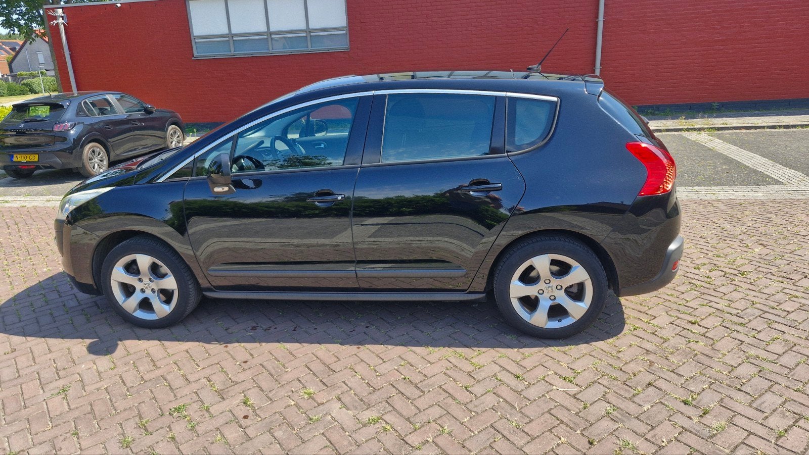 wegens aanschaf elektrisch: Peugeot 3008 1.6 THP AUT 2011 Zw, Auto's, Peugeot, Zwart, Origineel Nederlands, Particulier, 1455 kg