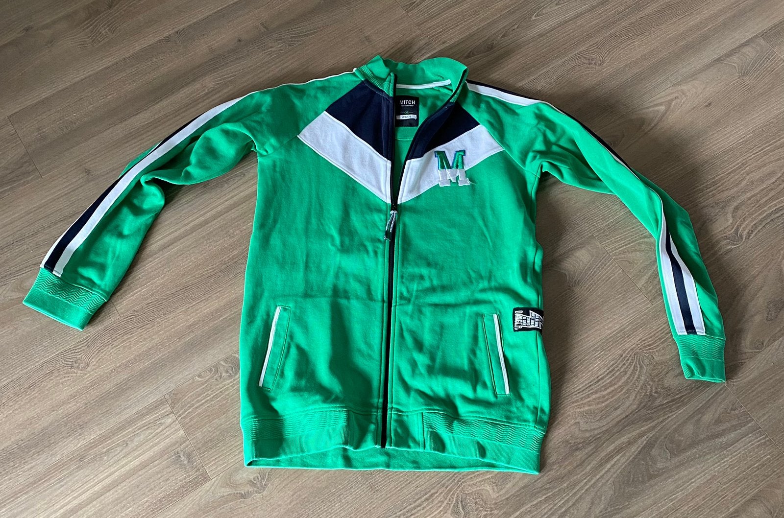 Mitch groen vest maat 170-176, Ophalen of Verzenden, Zo goed als nieuw, Jongen, Trui of Vest