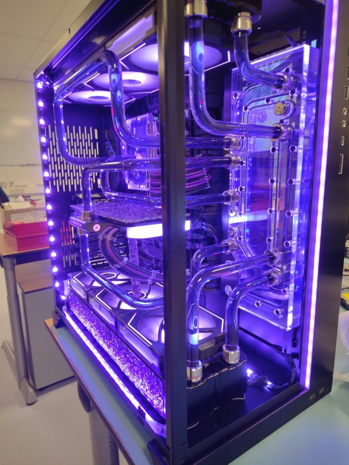 Amethyst Gaming PC met 128GB ram, 6950XT GPU en 6TB SSD, Computers en Software, Ophalen, 64 GB of meer, Lian Li, Zo goed als nieuw