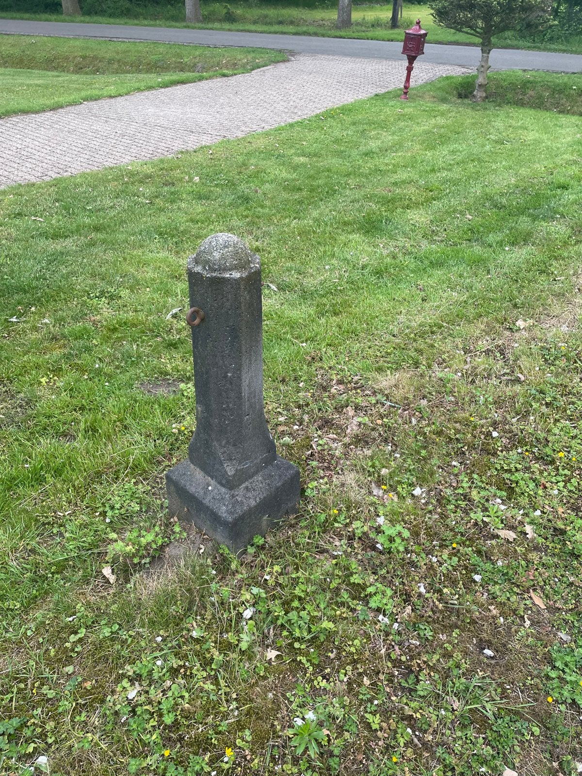 5 Betonnen palen, waarvan 1 met scheur, Ophalen, Gebruikt, 180 tot 250 cm, Palen