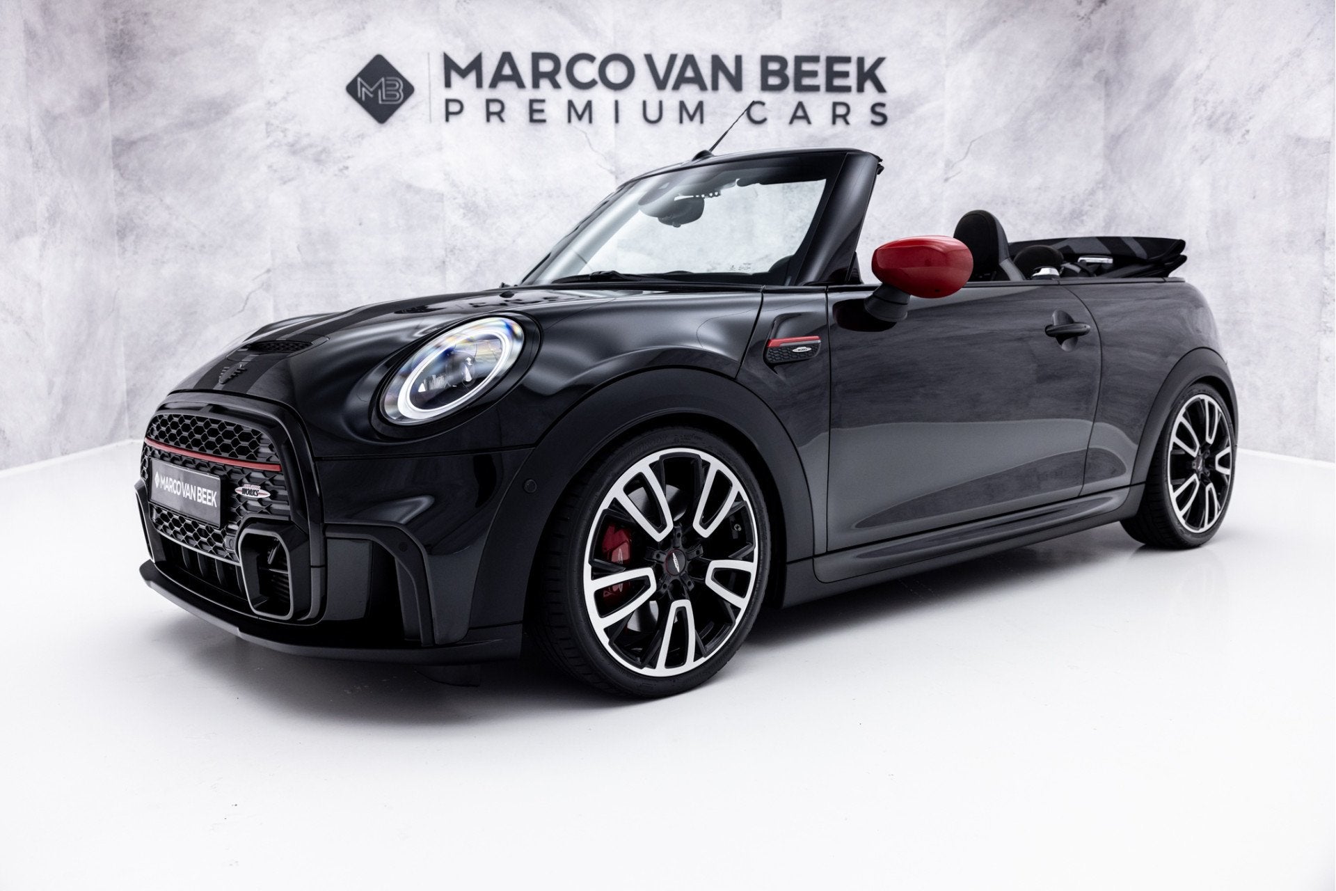 MINI Cabrio 2.0 John Cooper Works JCW Pack | 231 PK | VOL! |, Auto's, Mini, 232 pk, Gebruikt, 4 stoelen, Zwart