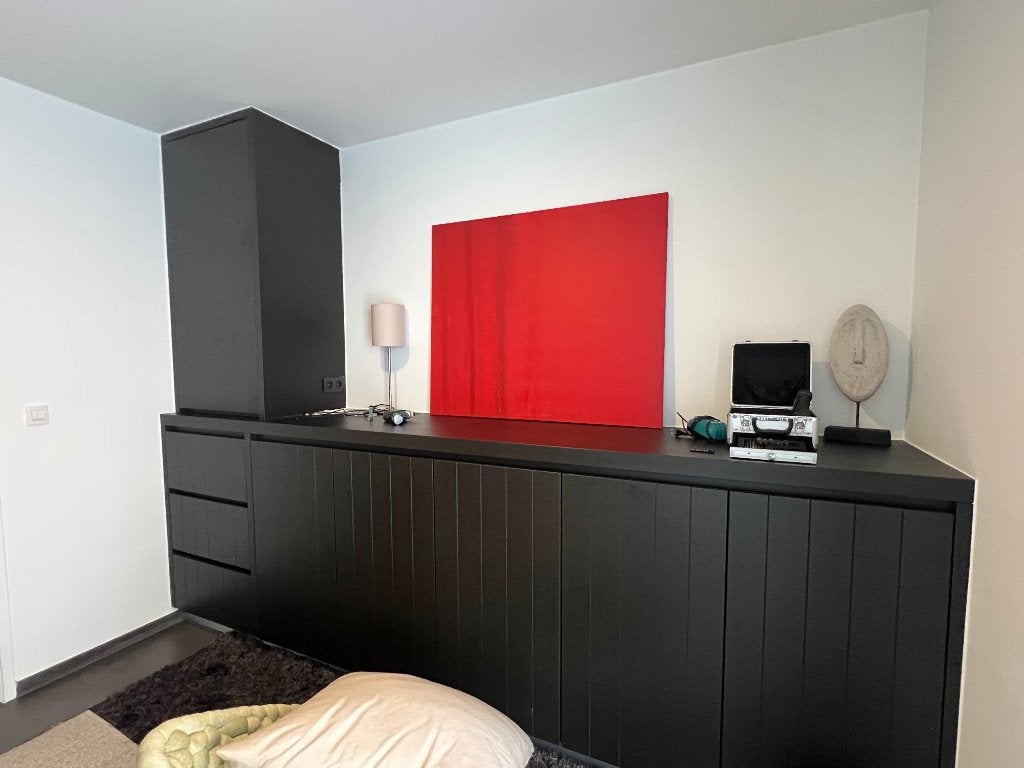 Kast - Maatwerk in zwart MDF, Ophalen, Gebruikt, Met deur(en), 100 tot 150 cm