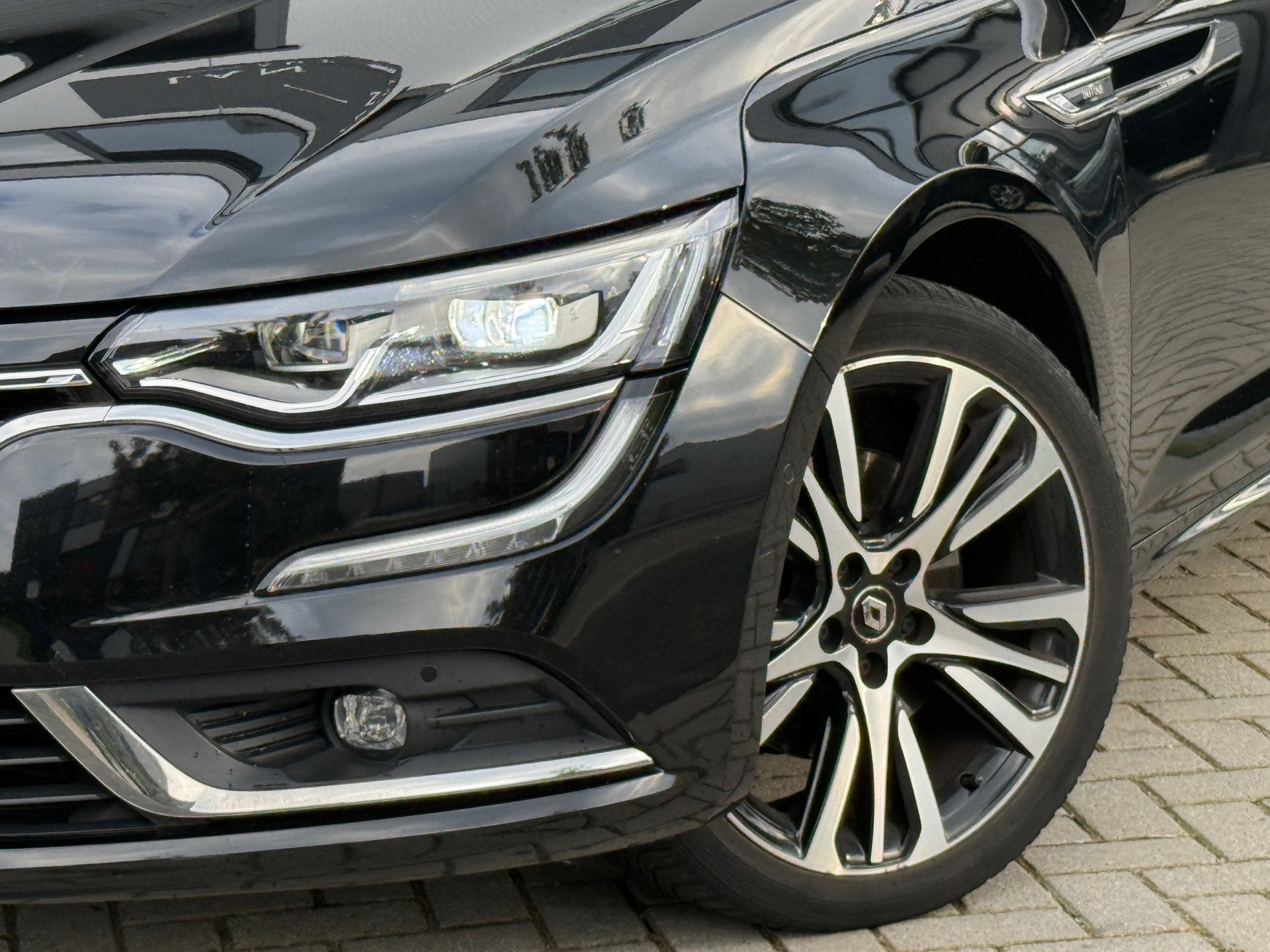Renault Talisman 1.8 TCe Initiale Paris 4X4 / LEDER / BOSE+, Auto's, Euro 6, 1462 kg, Zwart, Bedrijf