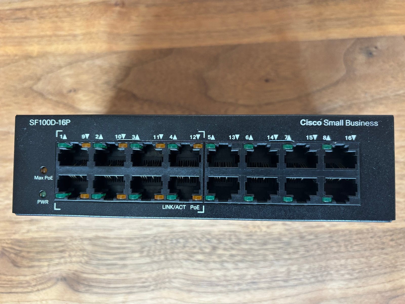 Cisco SF100D-16P PoE Switch 10/100Mbs 16 Poorten (8x PoE), Computers en Software, Ophalen of Verzenden, Gebruikt