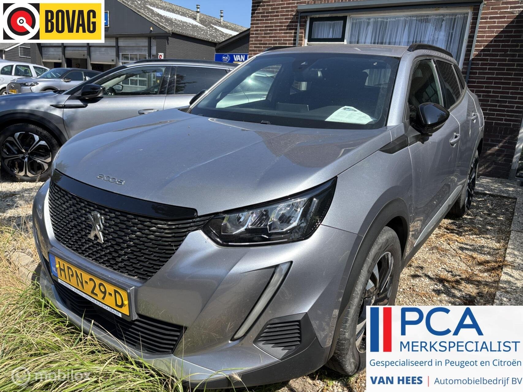Peugeot 2008 1.2 PureTech Allure 130 pk navigatie en camera, Voorwielaandrijving, Dealer onderhouden, Gebruikt, 1199 cc