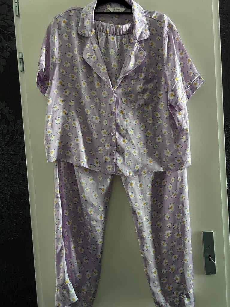 Primark pyjama met madeliefjesprint, Kleding | Dames, Ophalen of Verzenden, Zo goed als nieuw, Maat 38/40 (M)