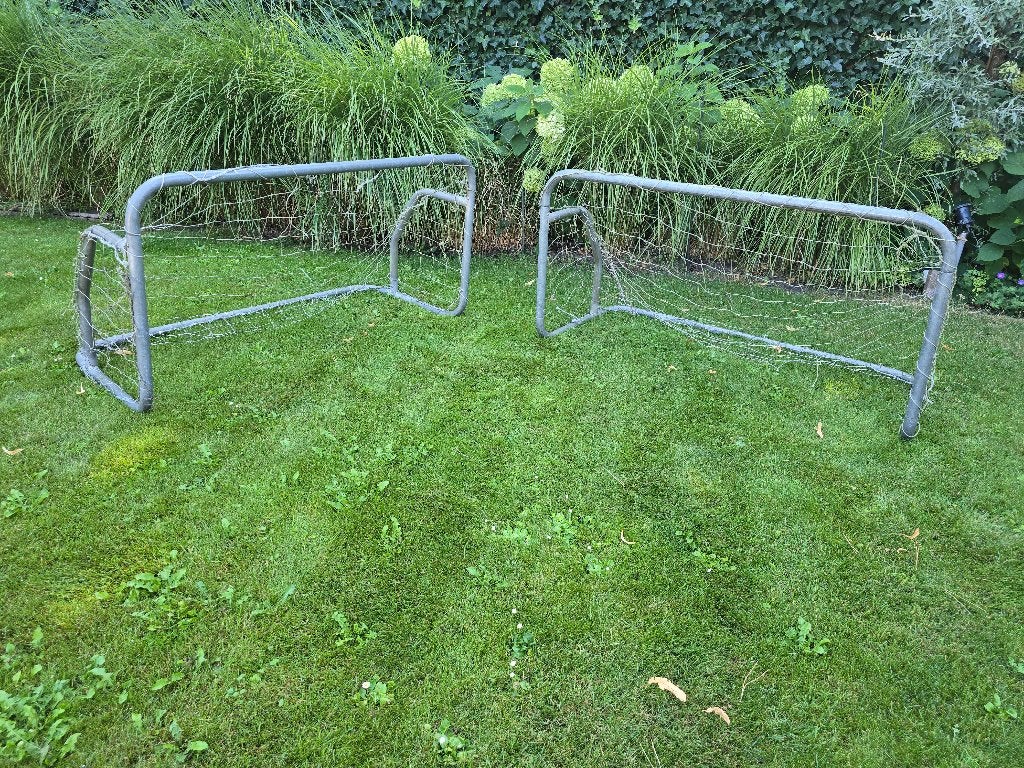 2 zeer stevige stalen voetbaldoelen – 140  80 cm, Maat XS of kleiner, Ophalen, Gebruikt, Overige typen