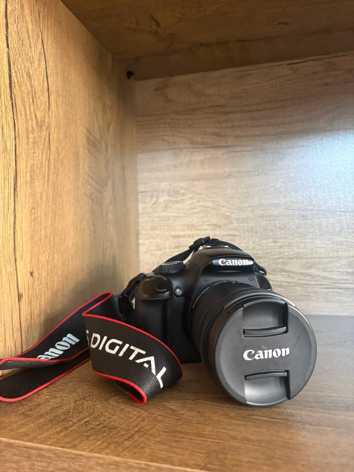 Canon EOS 1100D + 3 lenzen + tas + camerastatief, Gebruikt, Spiegelreflex, Canon, Accu