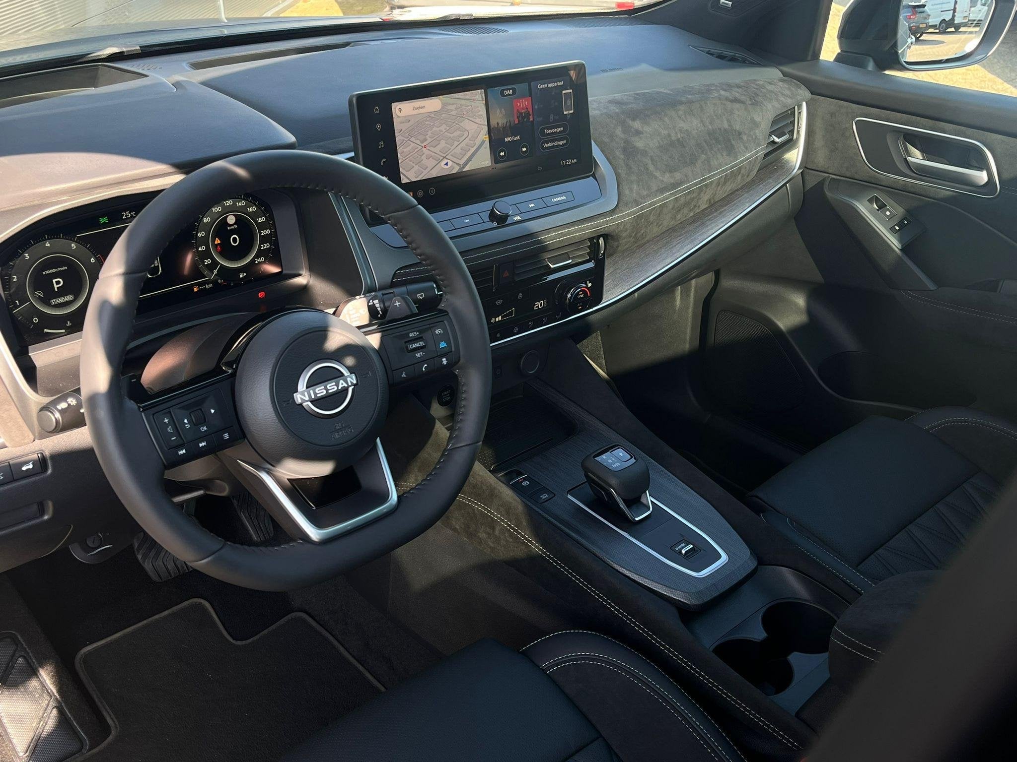Nissan Qashqai 1.3 MHEV Xtronic Tekna Plus 158PK | Rijklaarp, Auto's, Dealer onderhouden, Automatische klimaatregeling, Euro 6