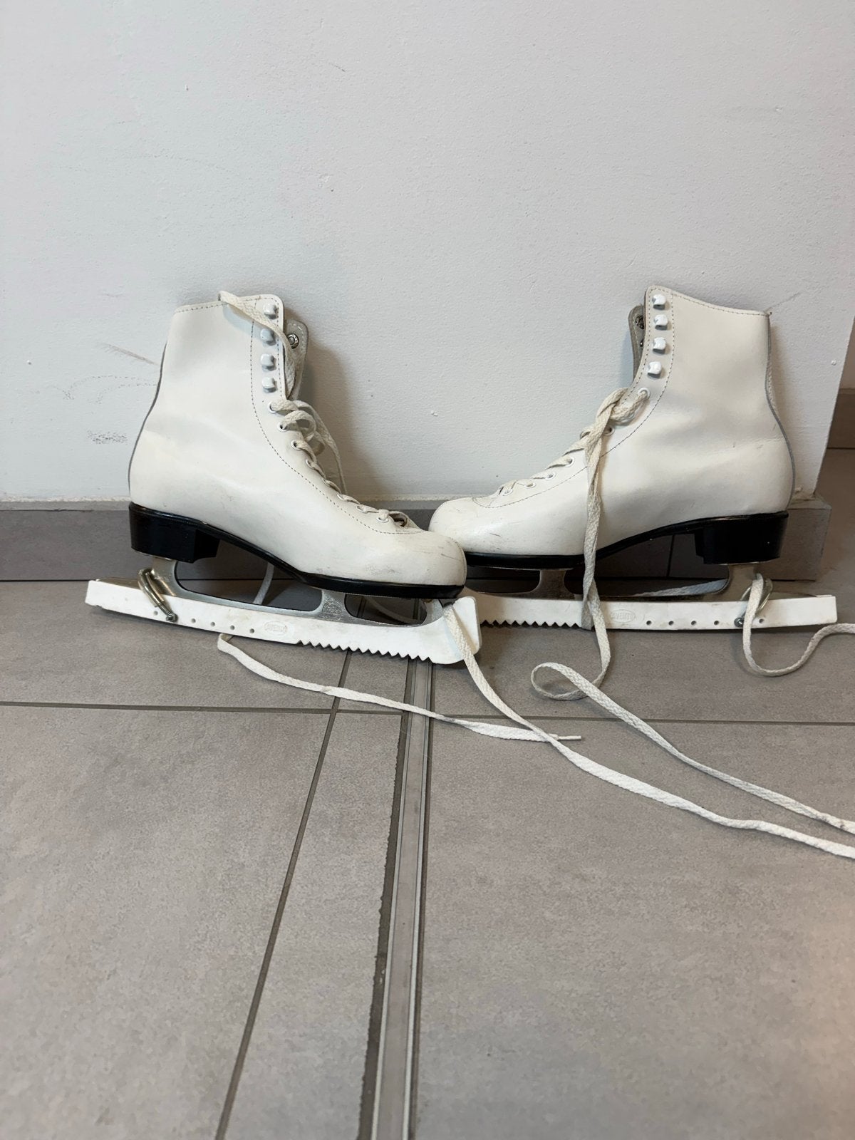 Witte kunstschaatsen maat 39, Sport en Fitness, Schaatsen, Ophalen, Gebruikt, Kunstschaatsen