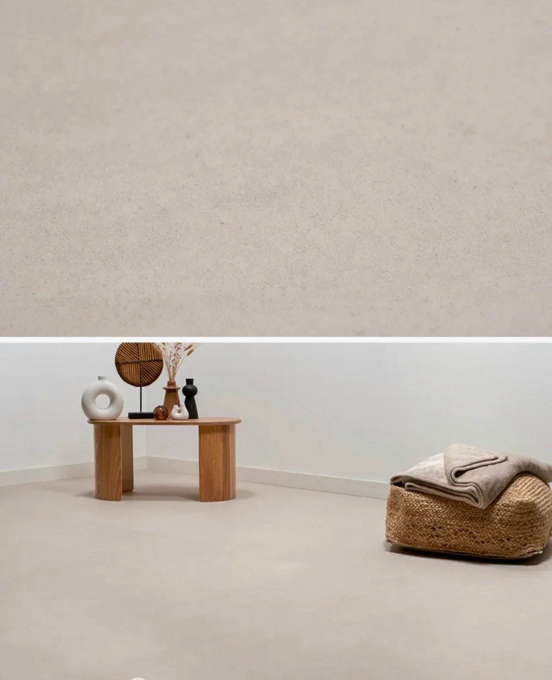 Gezocht: Vinyl - licht grijs beton look 2,00 x 1,40 m., Huis en Inrichting, Ophalen, Grijs, Vinyl