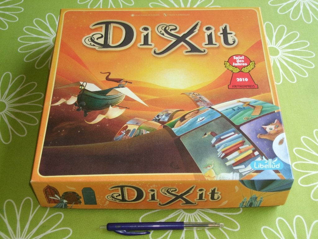 Dixit - een creatief en verrassend familiespel, Drie of vier spelers, Ophalen of Verzenden, Zo goed als nieuw, Libellud