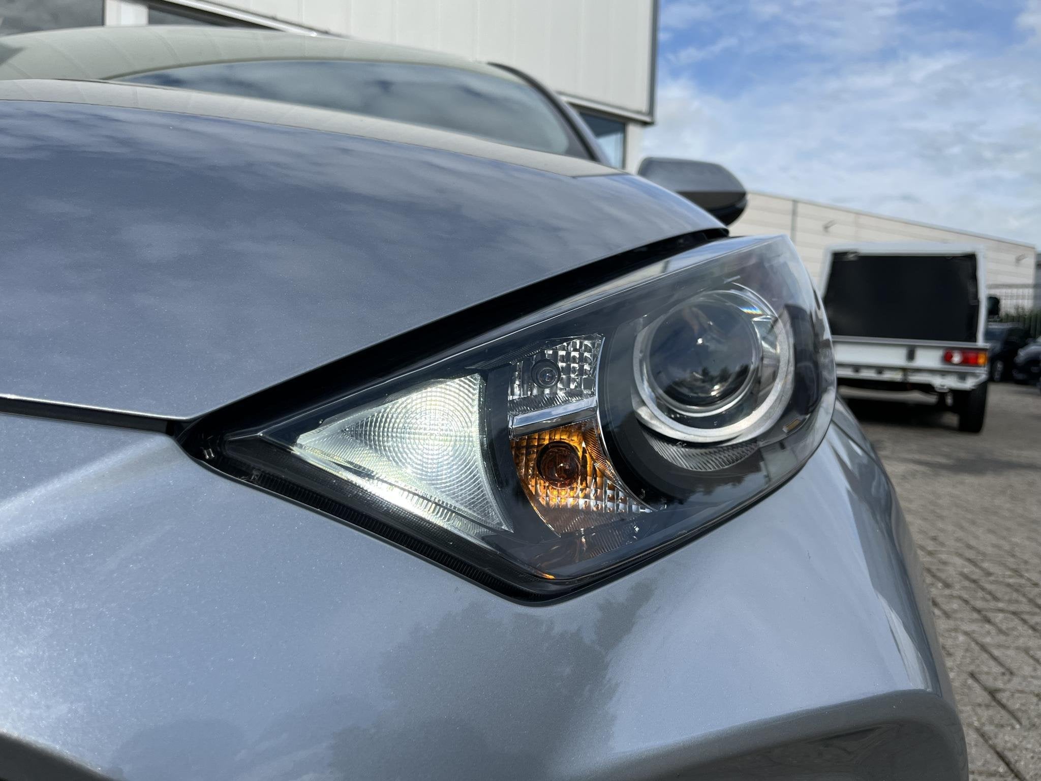 Toyota Yaris 1.5 Hybrid 115 Comfort, Gebruikt, Bedrijf, Hybride Elektrisch/Benzine, 3 cilinders