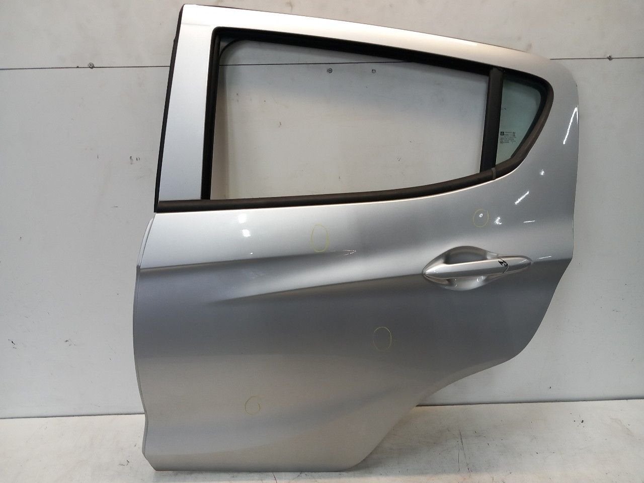 Portier links achter Opel Karl, Onderdelen@venauto.nl, Van der Ven Autorecycling B.V., Gebruikt, Ettenseweg 76, 4706 PB Roosendaal, The Netherlands