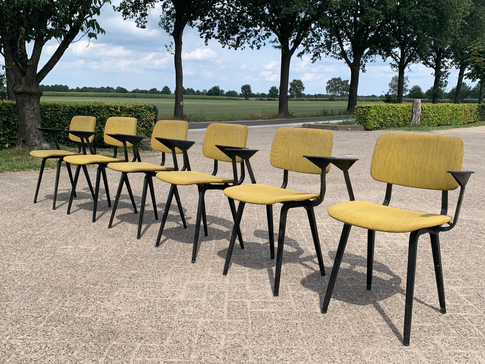 Set van zes Friso Kramer Ahrend De Cirkel "Revolt" stoelen, Huis en Inrichting, Ophalen, Gebruikt, Vijf, Zes of meer stoelen