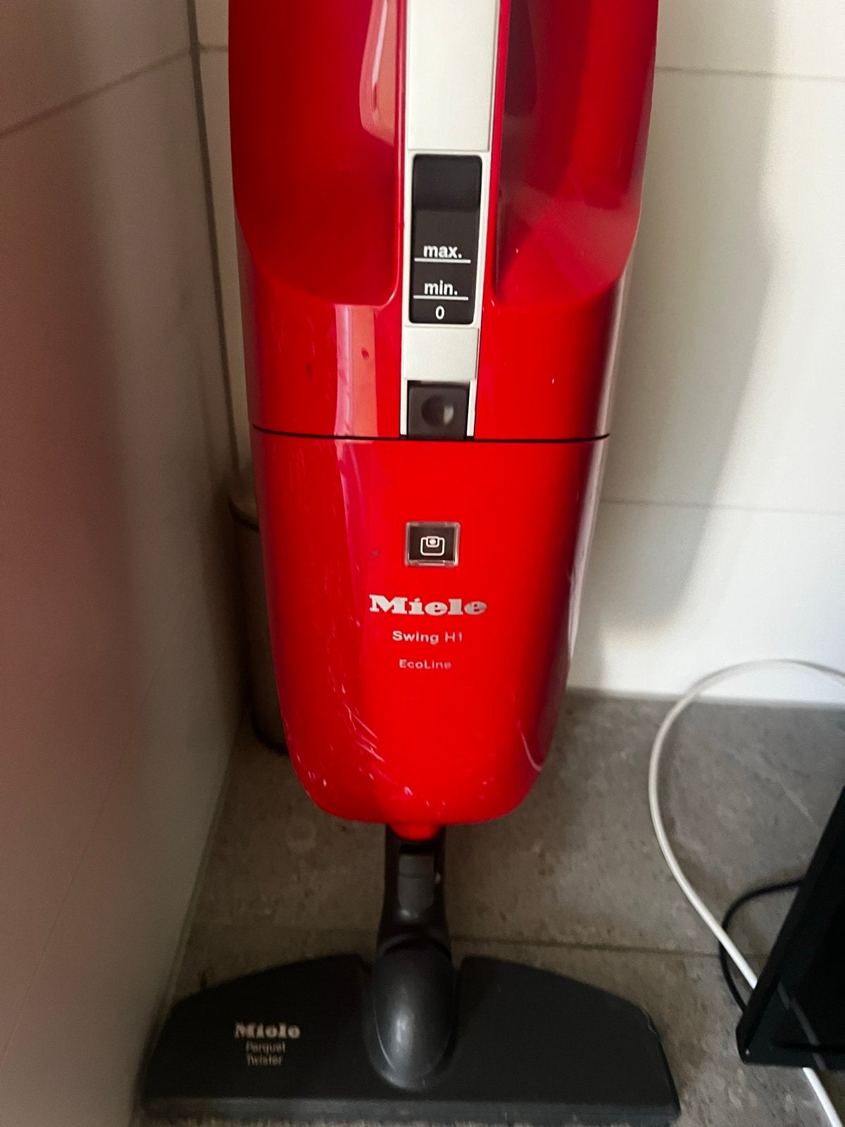 Miele Swing Steelstofzuiger Rood, Gebruikt, Miele, Geschikt voor harde vloeren, Steelstofzuiger