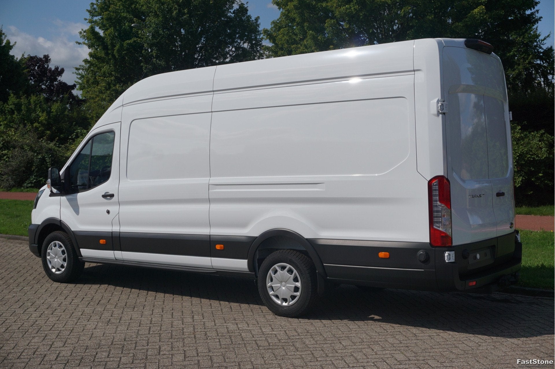 Ford Transit 350L 130PK L4H3 BPM VRIJ! 12" Sync4 Navi, Trekh, Achterwielaandrijving, Gebruikt, 4 cilinders, 2800 kg
