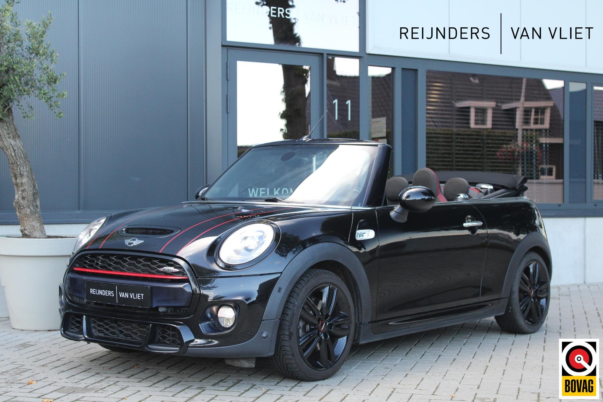 MINI Cooper S Cabriolet 2.0 Chili John Cooper Works | Wired, Auto's, Gebruikt, 4 stoelen, Leder en Stof, Zwart