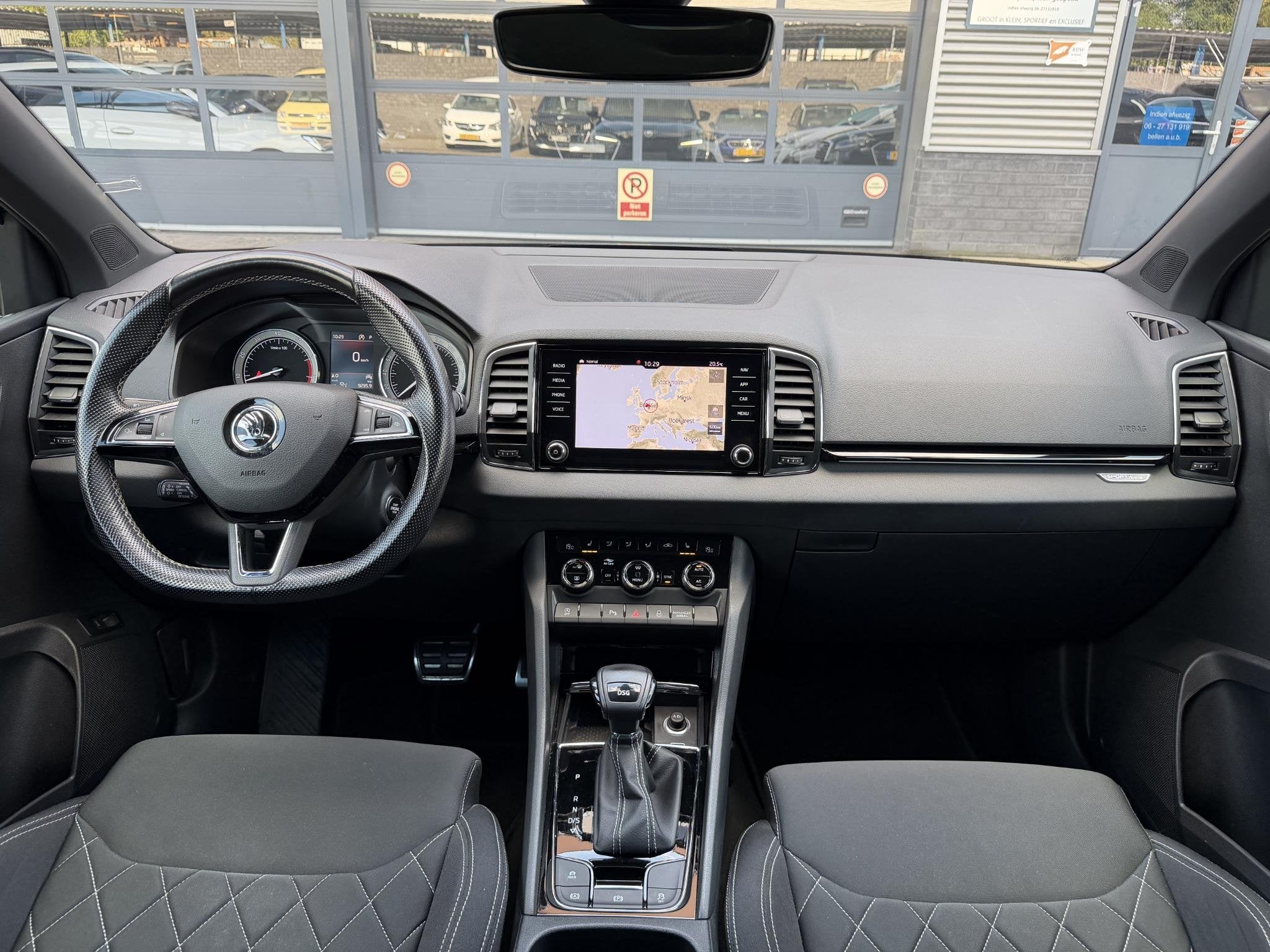 Skoda Karoq 1.5 TSI ACT Sportline Navi | Trekhaak | Dealer O, Auto's, Stof, 4 cilinders, 150 pk, Karoq