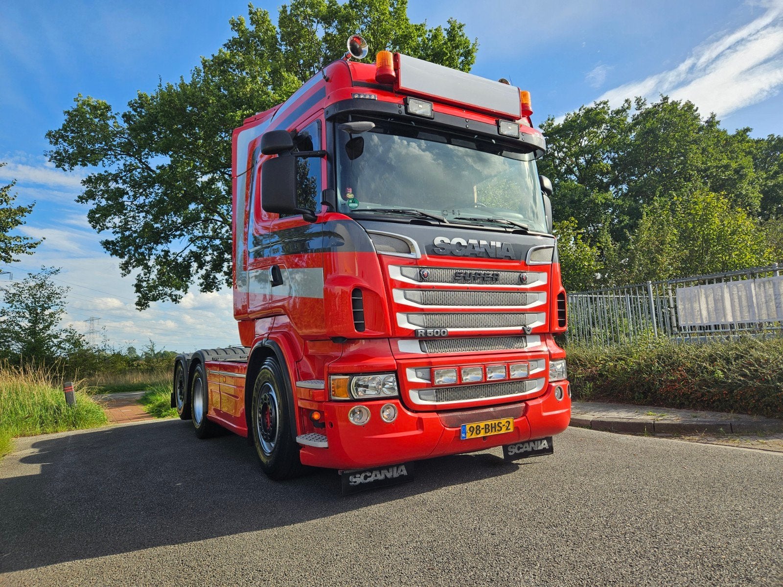 Scania R500 V8 highpipes. showtruck.