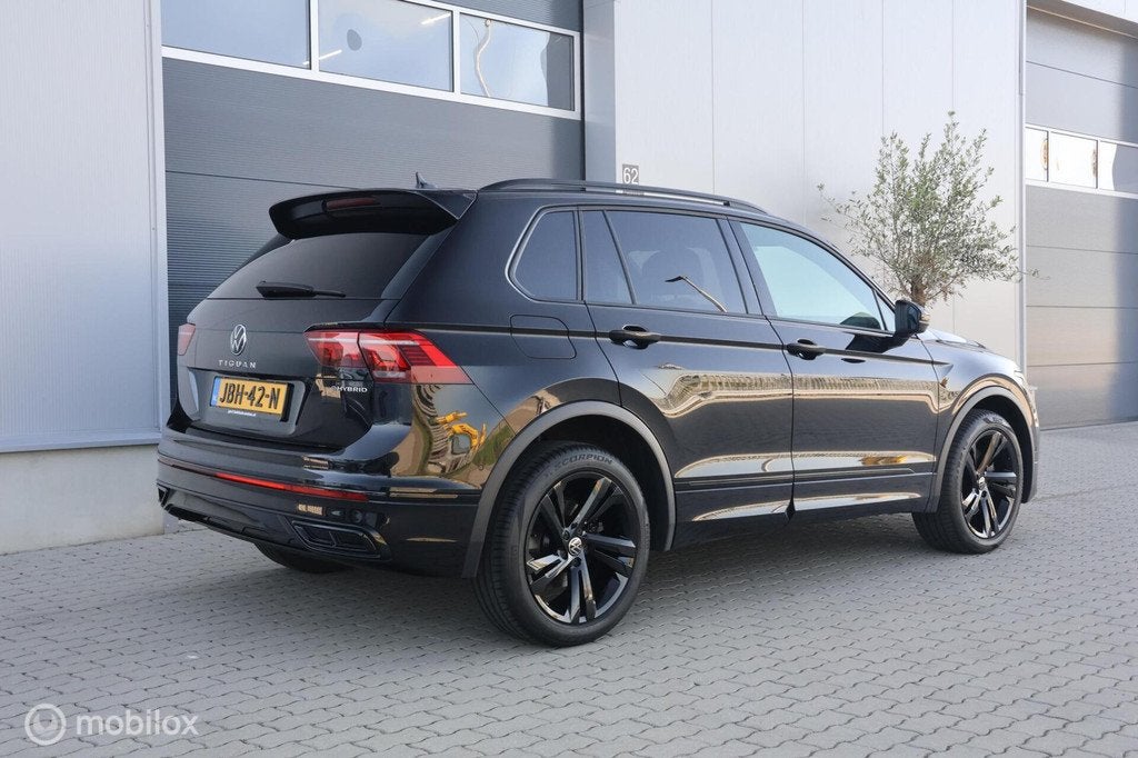 Volkswagen Tiguan 1.4 TSI eHybrid R-Line | Black Style I Tre, Auto's, Volkswagen, 1716 kg, Stof, Zwart, 4 cilinders