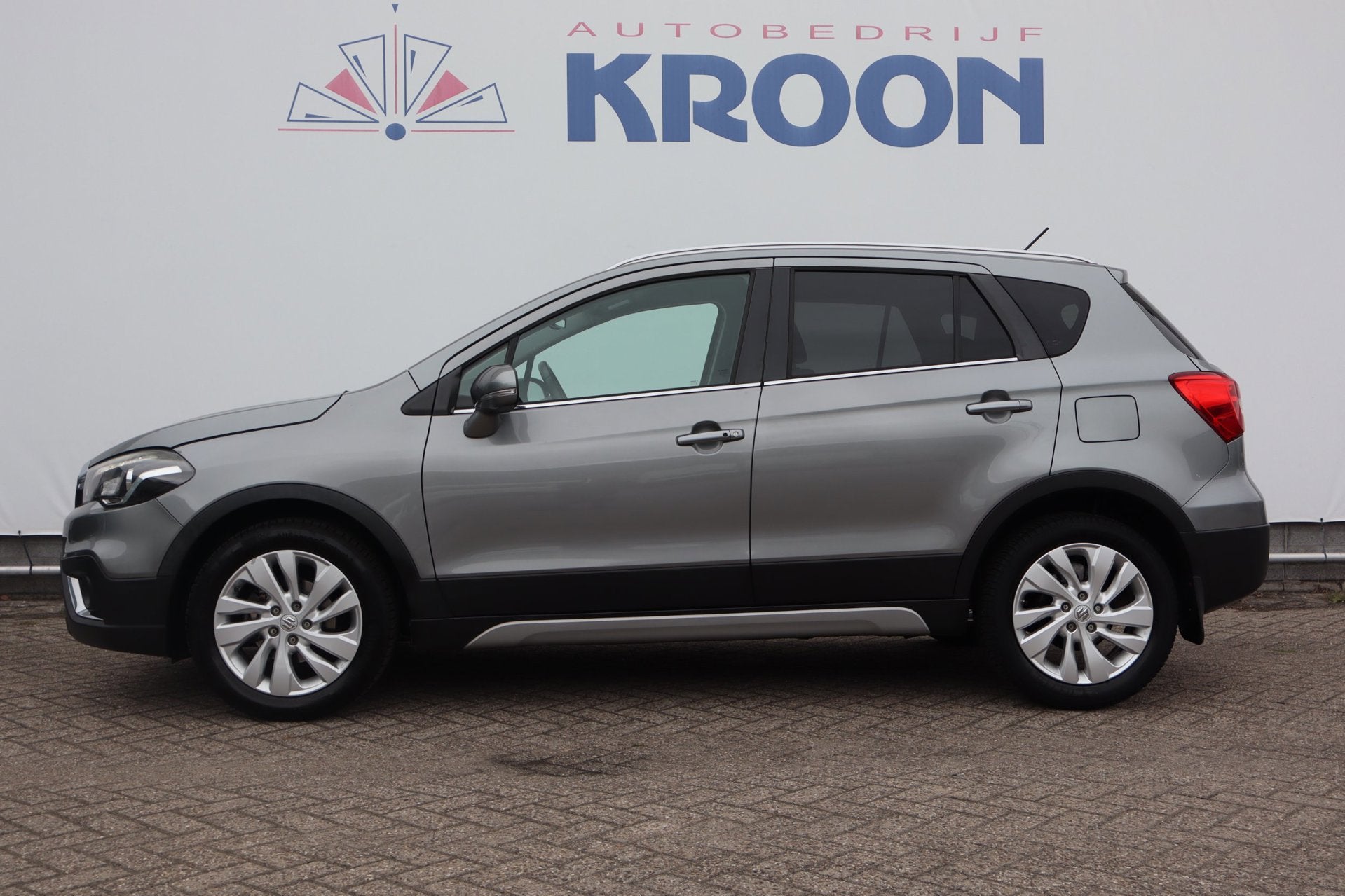 Suzuki S-Cross 1.0 Boosterjet Exclusive I Automaat I Trekhaa, Auto's, Dealer onderhouden, Stof, Gebruikt, 400 kg