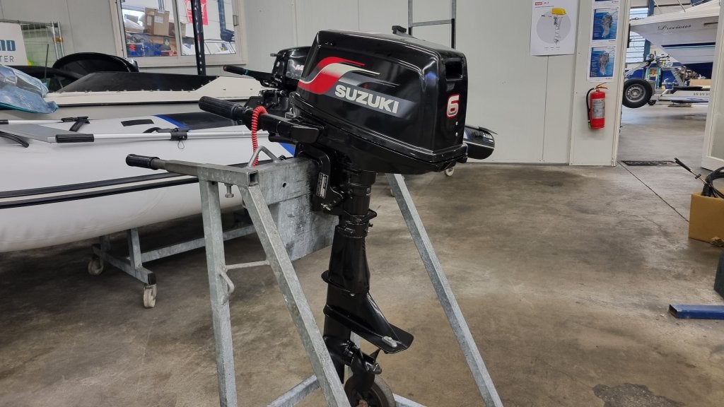 Suzuki DT6 2-takt 2 cilinder kortstaart, Watersport en Boten, Gebruikt, Benzine, Buitenboordmotor, 5 tot 10 pk