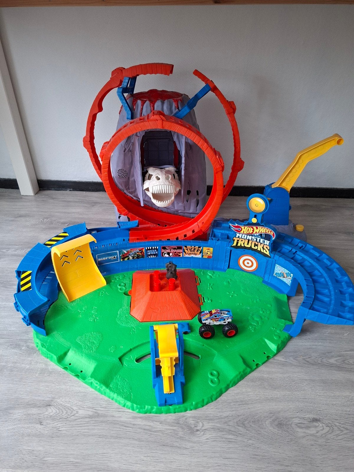 Hot Wheels T-Rex Vulkaan Arena racebaan, Ophalen, Hot Wheels, Racebaan, Gebruikt