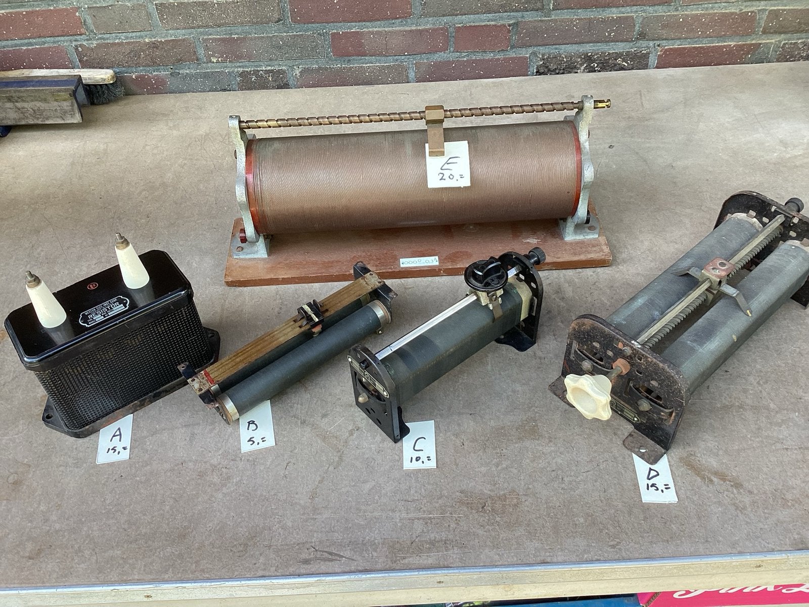 Partij oude weerstanden prijs zie foto vanaf €5,00, Ophalen