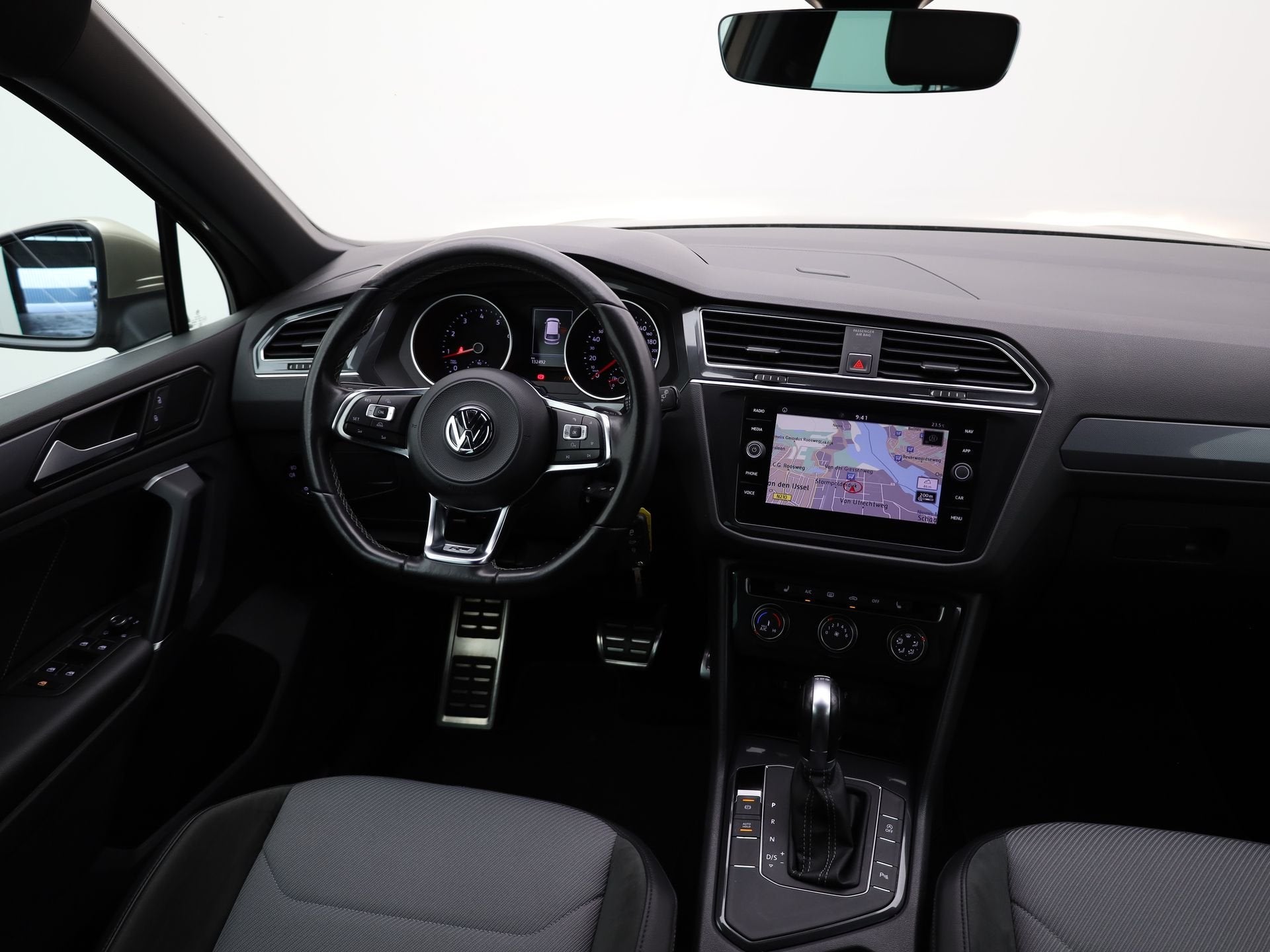 Volkswagen Tiguan 1.4 TSI ACT Highline Business R | 3x R-Lin, 12 maanden, Euro 6, 4 cilinders, Geel