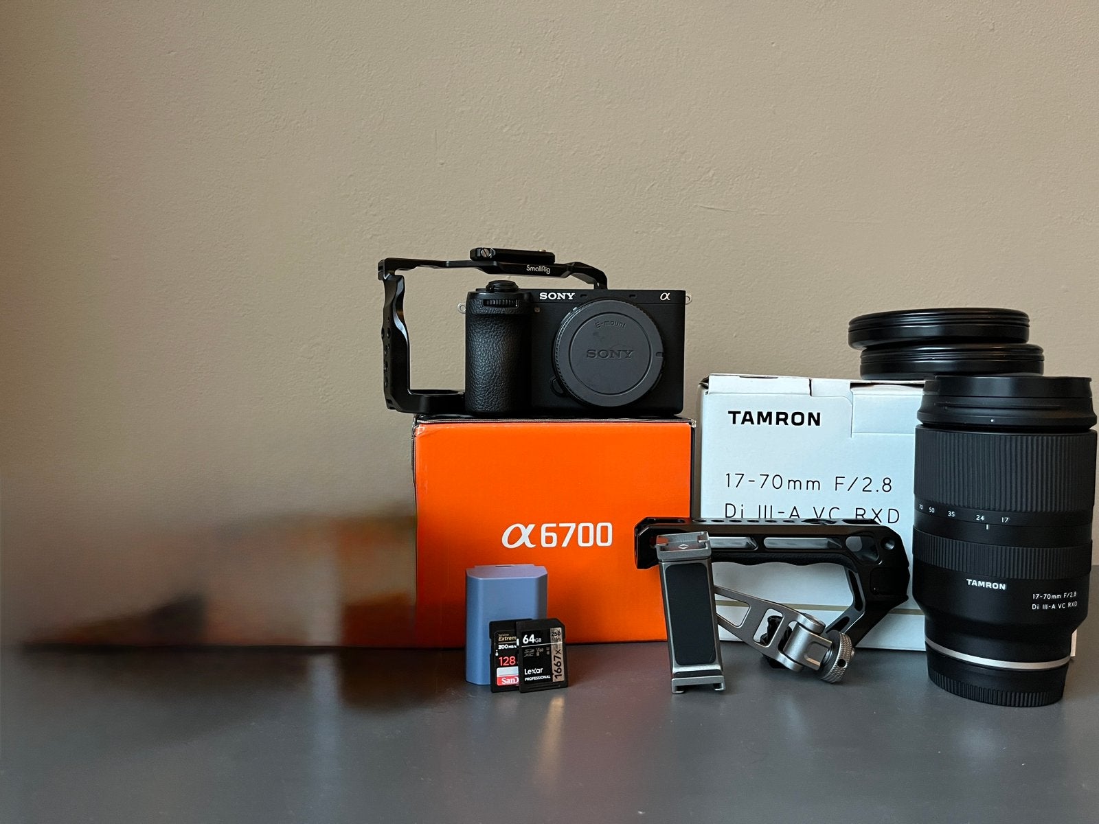 Sony A6700 + Tamron 17-70mm f/2.8 + DJI RS 4 Mini, Ophalen of Verzenden, Zo goed als nieuw, Sony, Geen optische zoom