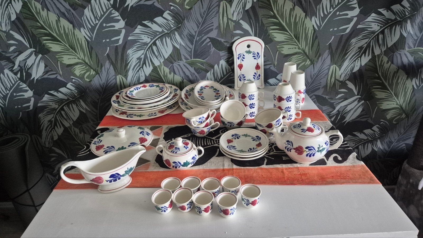 Groot Boerenbont Servies - Compleet en in goede staat, Huis en Inrichting, Ophalen, Gebruikt, Keramiek, Landelijk/Boerenbont