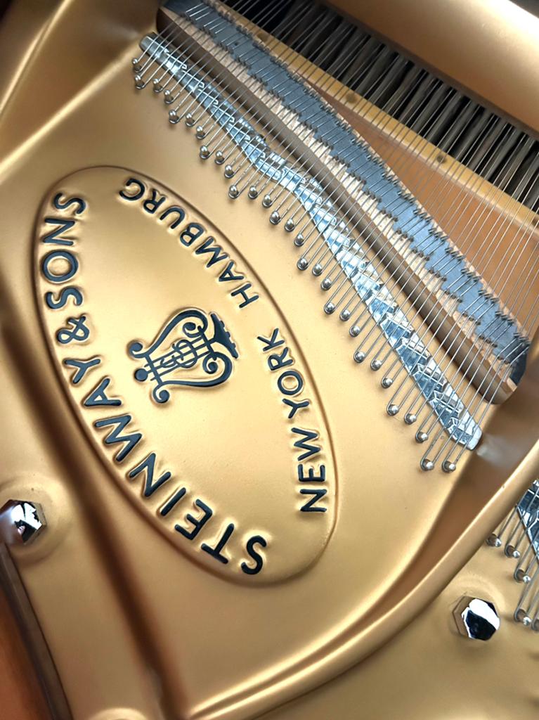 Steinway&Sons B211 zgan, Zwart, Ophalen of Verzenden, Zo goed als nieuw, Hoogglans