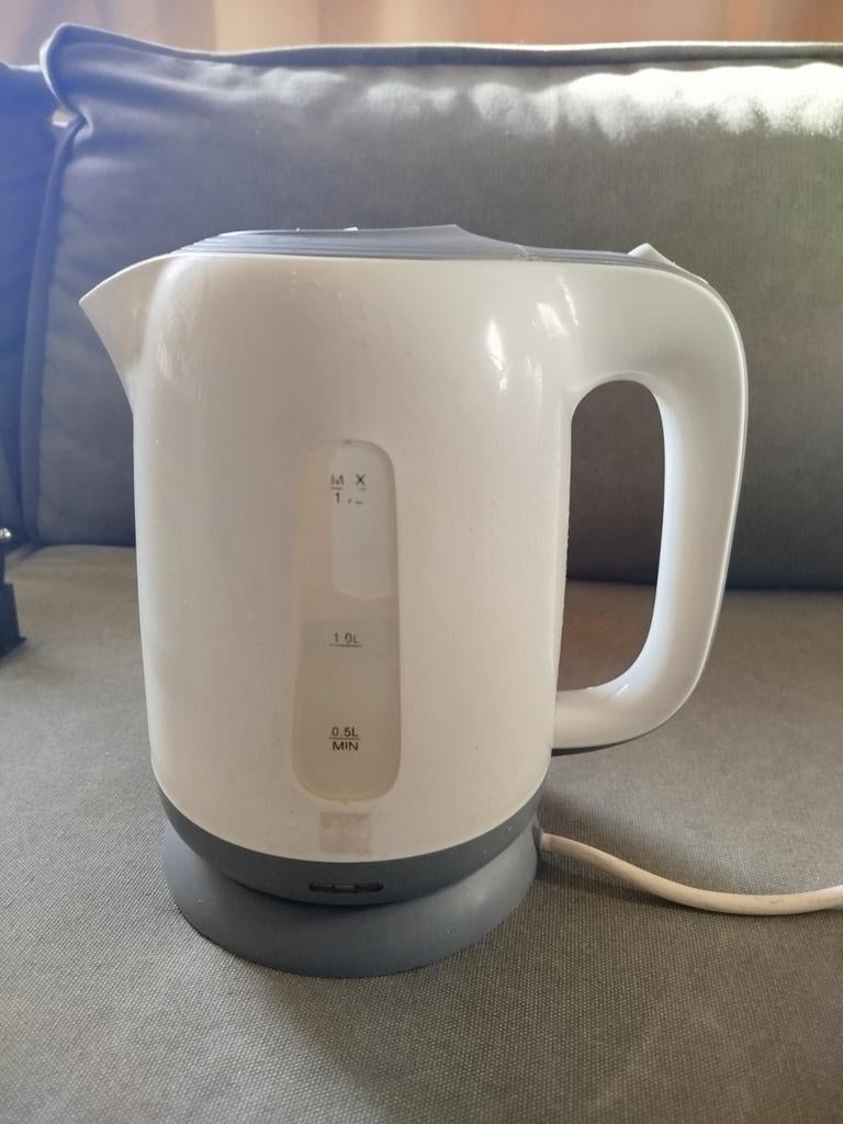 Hema Waterkoker - Perfect voor Snel Water Koken, Witgoed en Apparatuur, Waterkokers, Gebruikt, 1 tot 2 liter, Draadloos, Ophalen of Verzenden