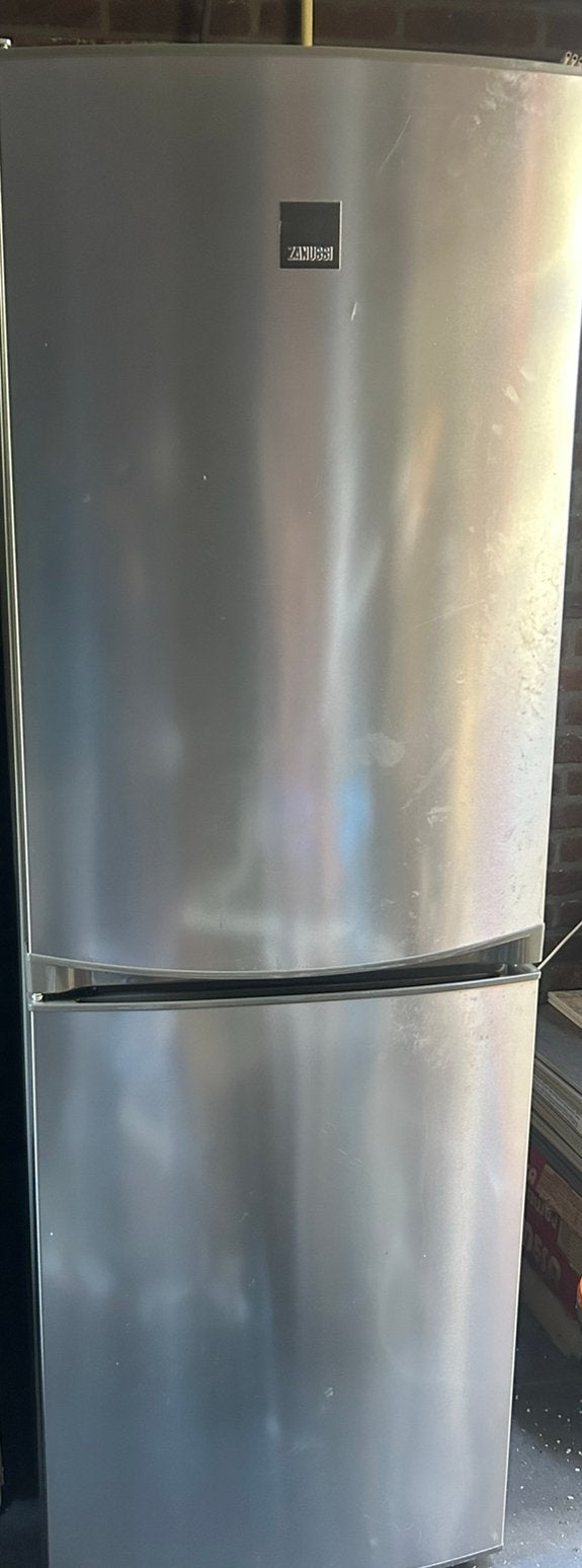 Zanussi koelkast combi ijskast, schoon en in nette staat, 200 liter of meer, Met aparte vriezer, Zo goed als nieuw, 160 cm of meer